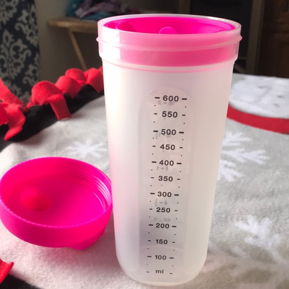 Tupperware Kitchen Tupperware Shaker Bottle Brand New Poshmark